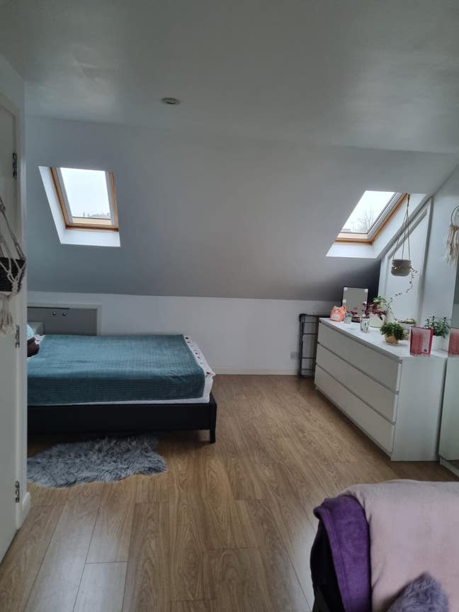 Large Studio (All Bills inc Except Council Tax) Main Photo