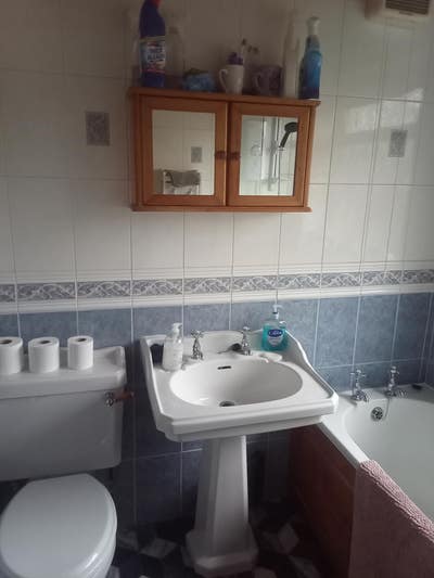 Available now, single room in a professional house Main Photo