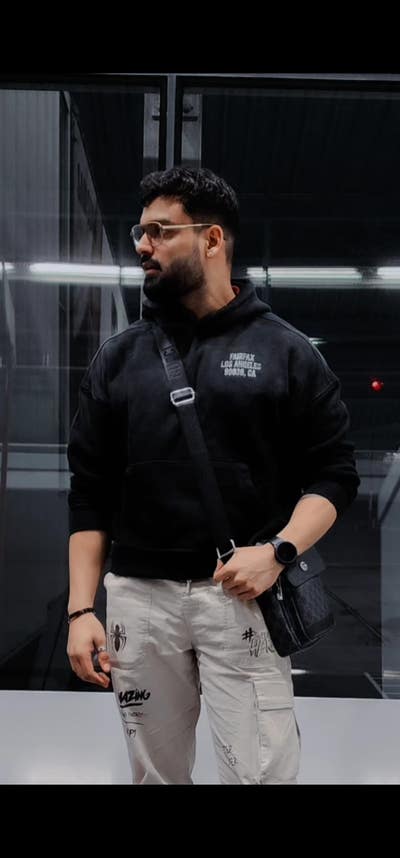 Required room for rent Main Photo