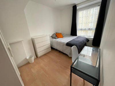 ⭐Bills included I Poplar I Canary Wharf Main Photo