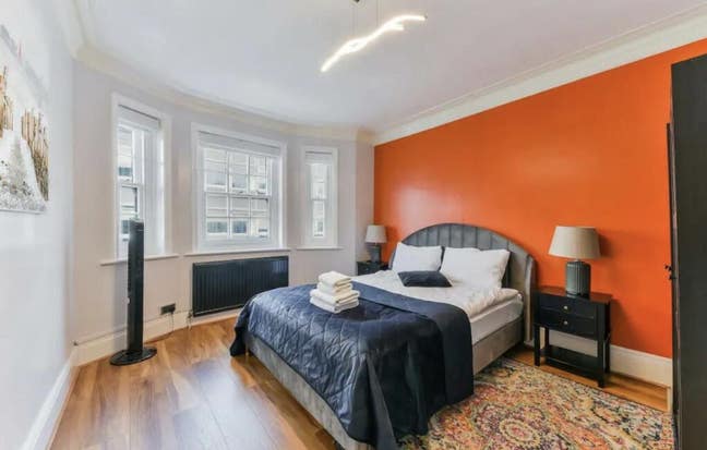Double  room at oxford circus Main Photo