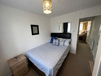 Cleaner Included! ** 5 Mins Walk to City Centre ** Main Photo