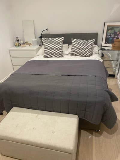 Smart small double room in mews/own shower room Main Photo