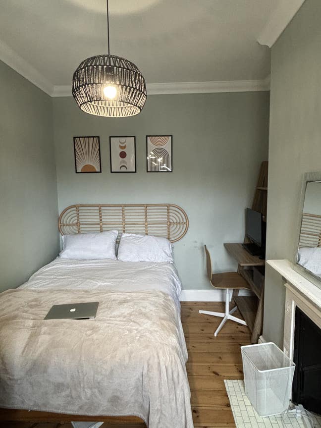1 Double Bedroom in Modern Home Main Photo