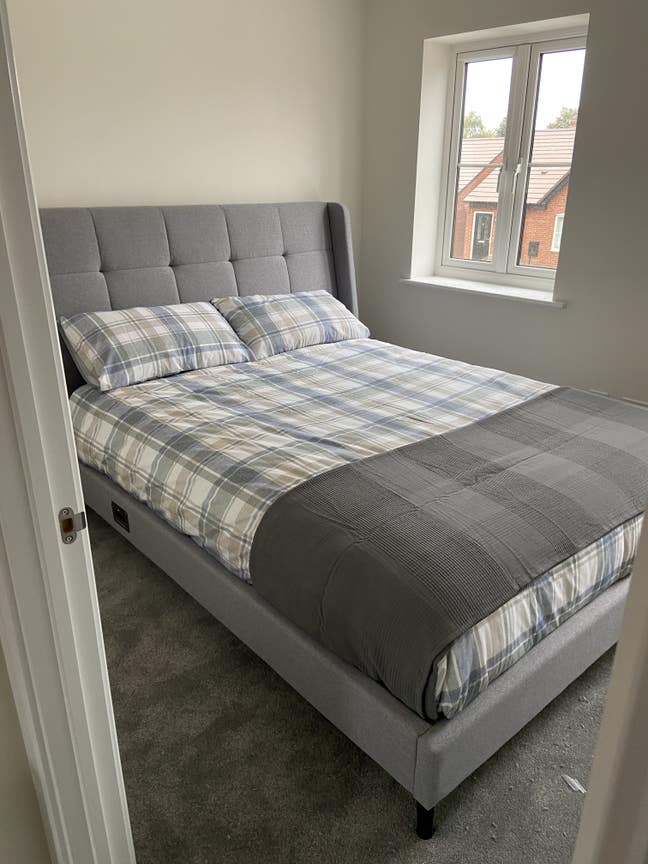 1 double room to rent Main Photo