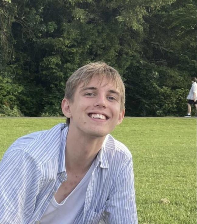 Professional Male (22), Room Wanted Main Photo