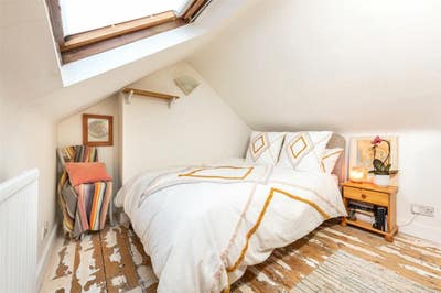 Warm friendly house - room & private study Main Photo