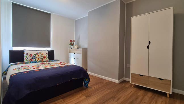 Comfortable, bright room available in Beeston. Main Photo