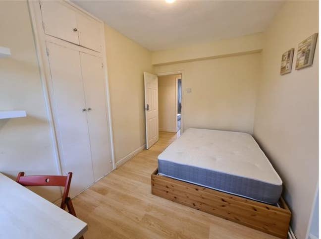 Spacious Double Room for Short Let near Camden  Main Photo