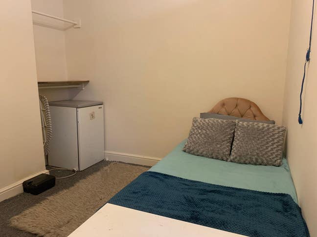 Single Ensuite Room (12CRSR5) Main Photo