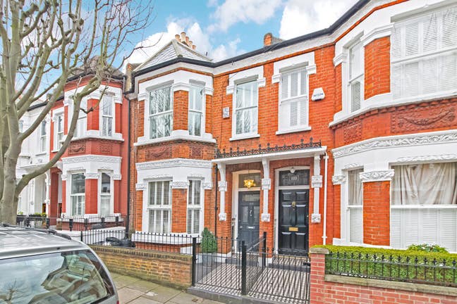 Double Room in the Heart of Battersea Main Photo