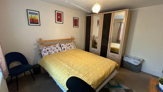 Double bedroom canary wharf zone 2 Main Photo
