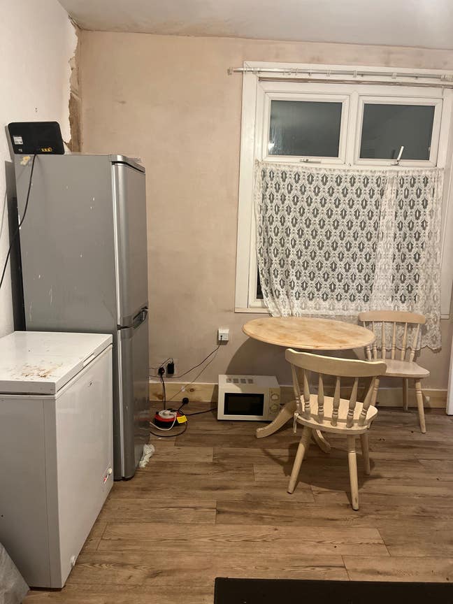 Need a female to move in Main Photo