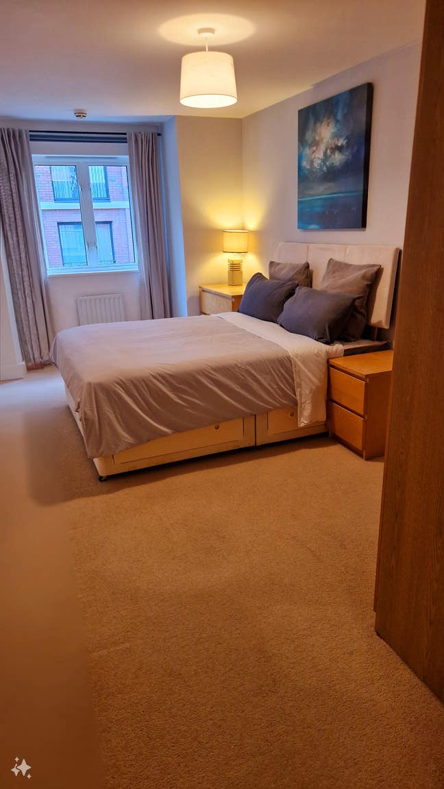 Large Double Room! (Furnished) Main Photo