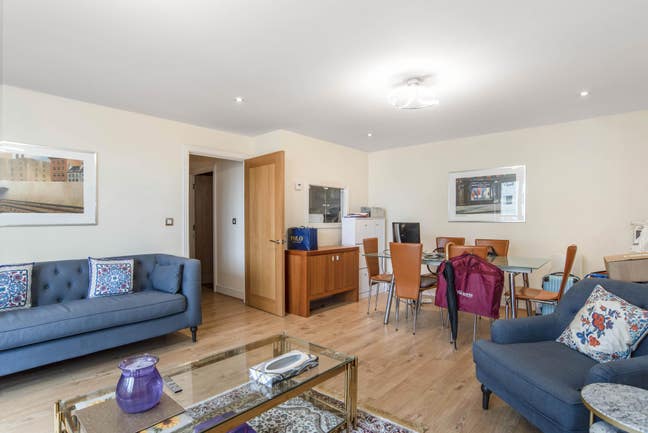  Modern two double bedroom, two bathroom apartment Main Photo