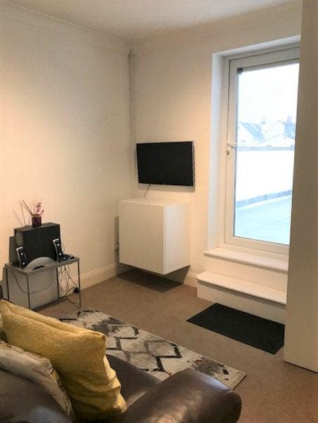 En-suite double room in 3 bed shared house Main Photo
