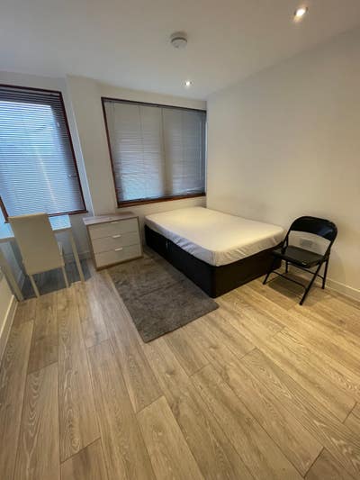 Modern Double Room All bills inc!!! RG1 4PS  Main Photo