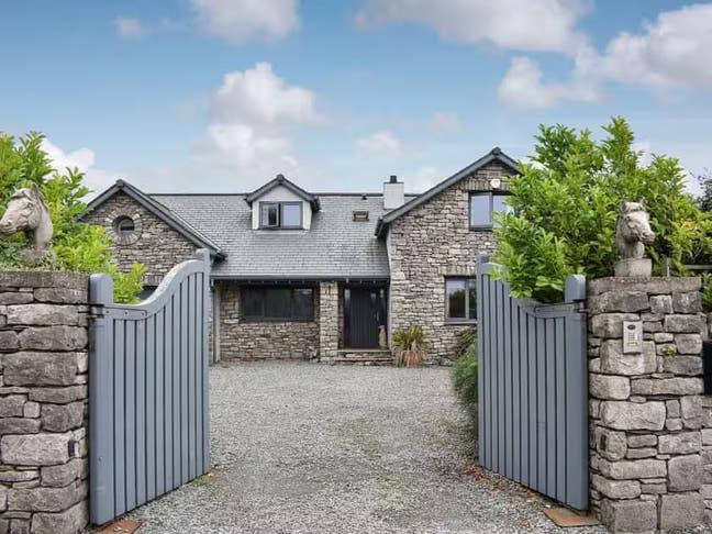 Fabulous house with annexe  Main Photo