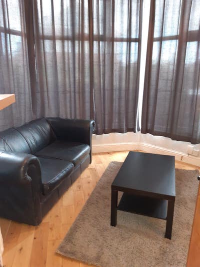 Very nice studio/one bed flat in LS6 for &pound;850 pm Main Photo