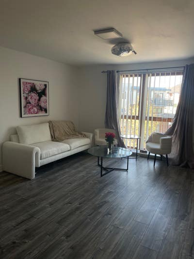 Spacious Double Room - Prime Location - Female Main Photo