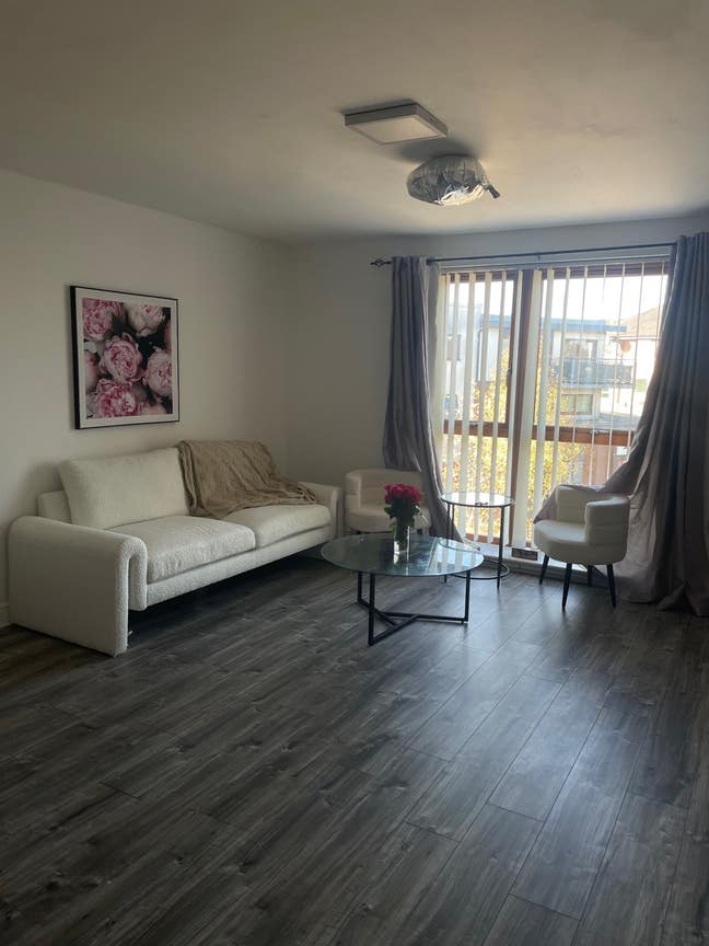 Spacious Double Room - Prime Location - Female Main Photo