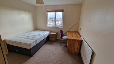 Single  room  Bradwell common Main Photo