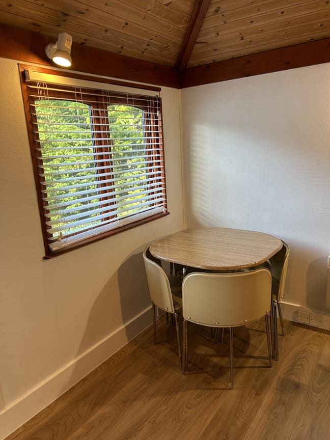 A delightful separate annex with all amenities,  Main Photo