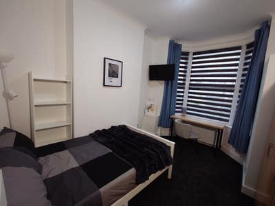 Comfy rooms L5 fully refurbished, close to city Main Photo