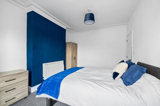 Spacious Double Room in Stoke📍 Main Photo