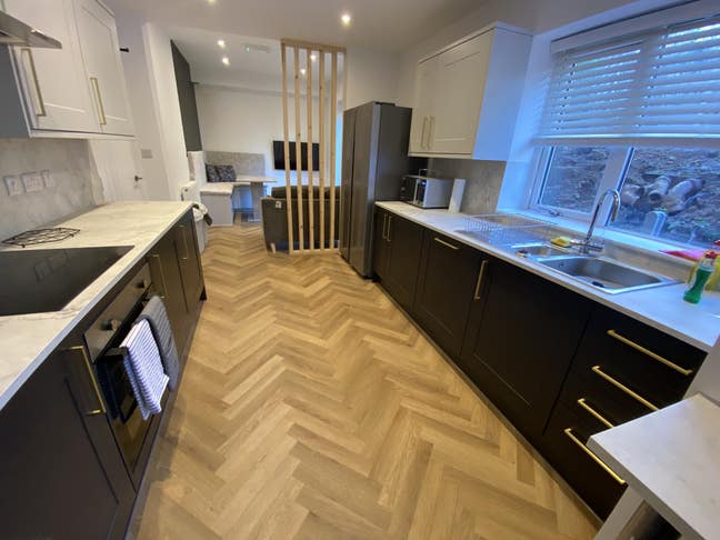 Stunning En-Suite Doubles - Near Ashley Cross Main Photo