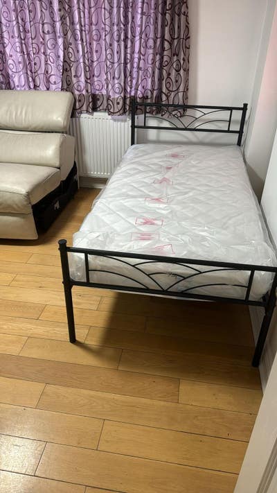 Double bedroom for shared accommodation  Main Photo