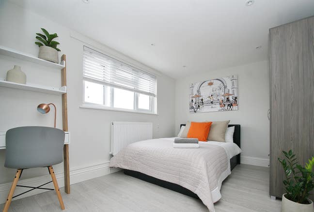 Spacious ensuite near Imperial & Hammersm Hosp Main Photo