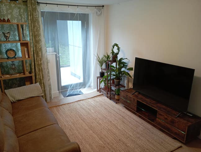 Flat share- double room Main Photo