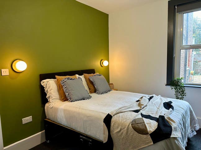 Stunning Room Available Main Photo