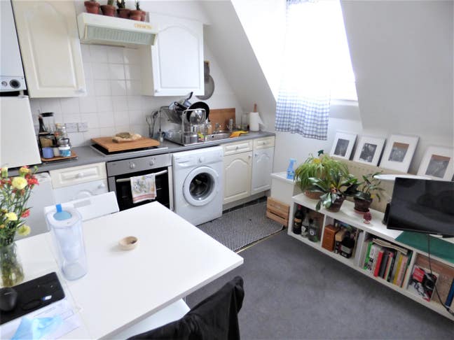 Lovely one bed flat by Roman Road market E3 Main Photo