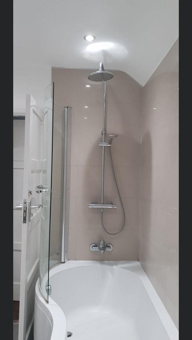 2X Double Bedroom Available Main Photo