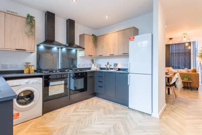 Fantastic room in a co living room for let! Main Photo