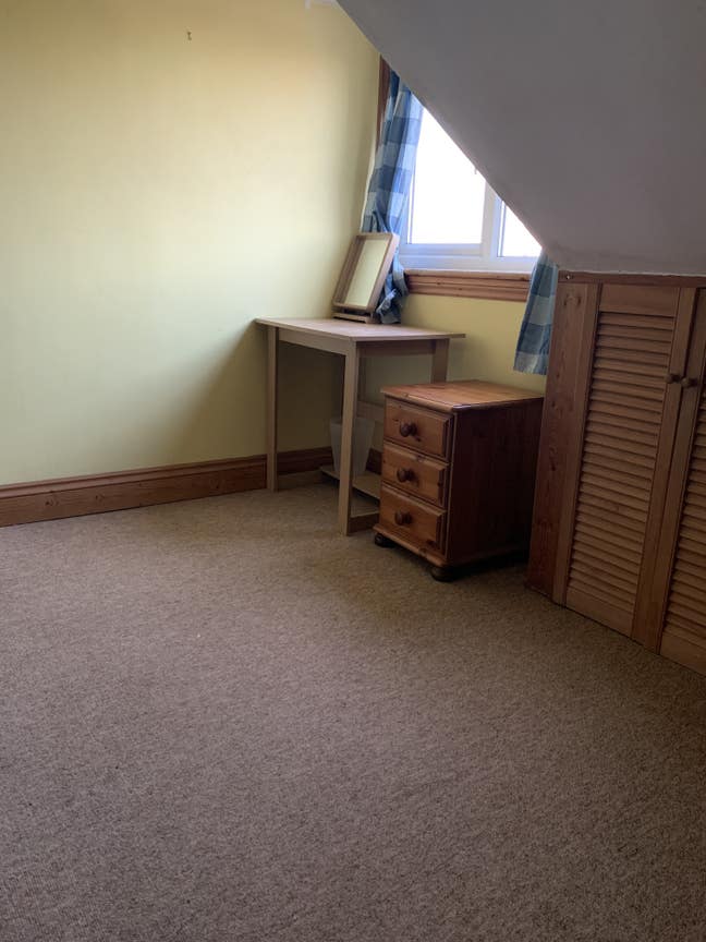 Cosy single room to rent for professinal person Main Photo