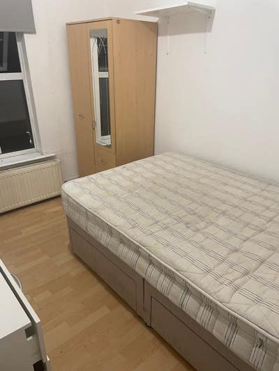 Small Double Room - All Bills Included - Fast Wifi Main Photo