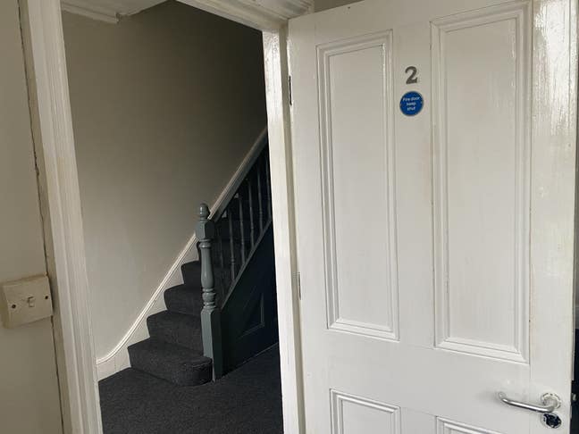 Large Double Room 14ft x 17ft Main Photo