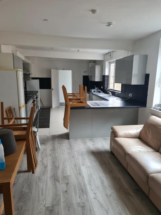 Rooms to let in share house Main Photo