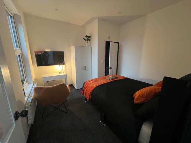 5 star ⭐️ en-suite U.H.C.W & J.L.R all bills in Main Photo