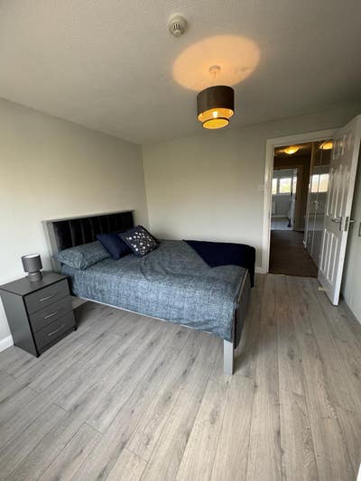 Largs double bedroom  Main Photo