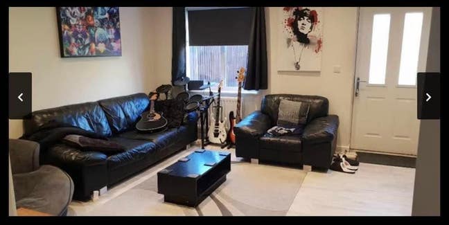 Room to rent sharing with landlord Main Photo