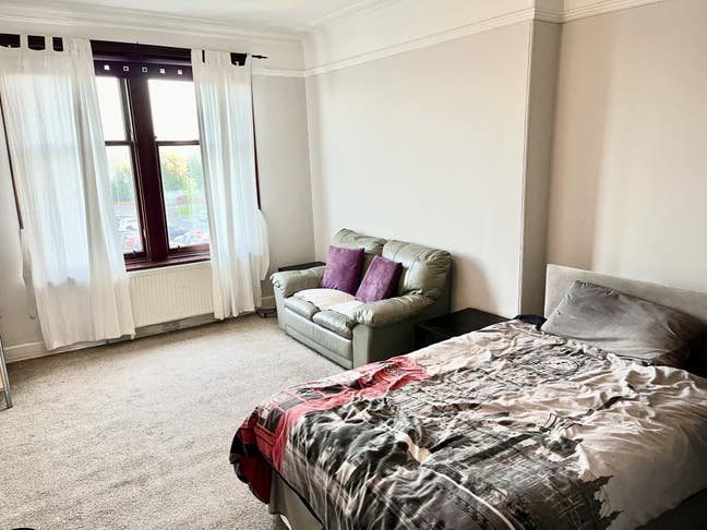  Lovely big bedsit &pound;675 all  inML3 6LU Main Photo