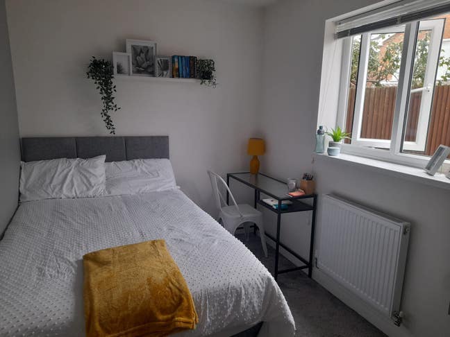 1 Double Room - All Bills Included - Fast Wifi Main Photo
