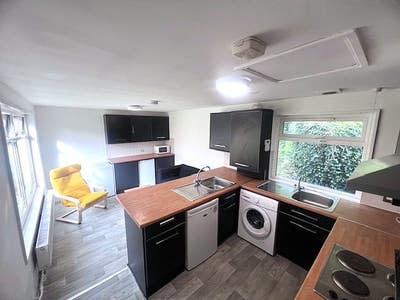 Rooms Available Wihtin S2 | All-Inclusive of Bills Main Photo