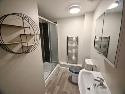 En-Suite Room, Bills Inc. — Old Town 🚿 Main Photo