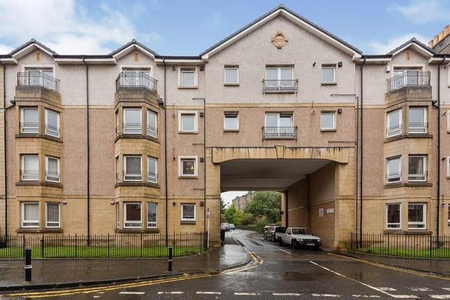 Spare Room in 2-Bedroom Flat-Leith (min 12 months) Main Photo