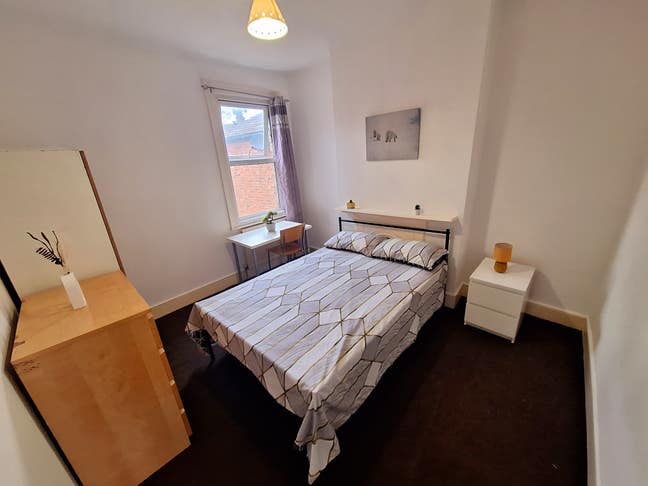 Spacious Room in Harlesden Main Photo